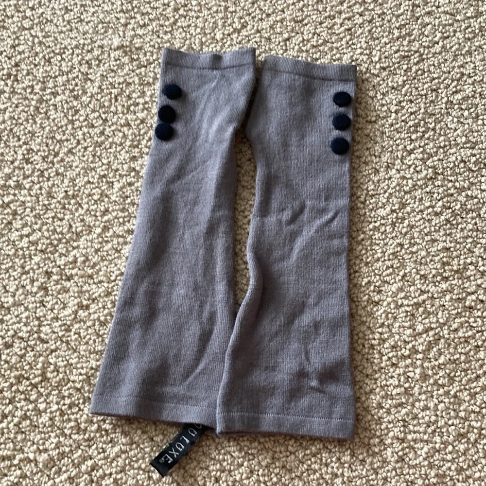 Y2K Arm Warmer Grey Black Button Knit Acrylic Thumbholes 2000’s Women’s Kids EUC
